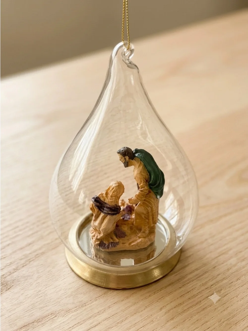 Teardrop Glass Nativity Scene Christmas Tree Ornament Gold Jesus Mary Joseph 4”